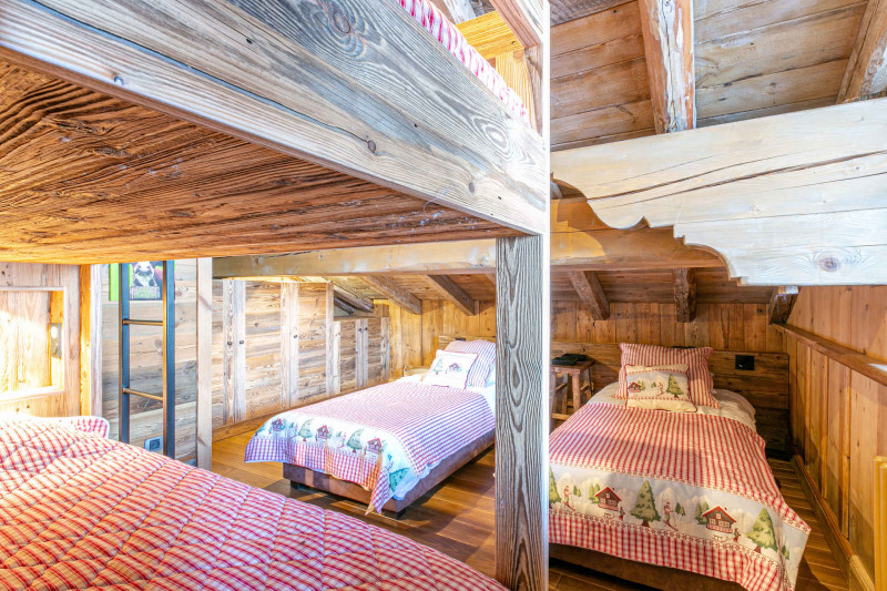 _lv_images__lot_0001380023_10_17757237