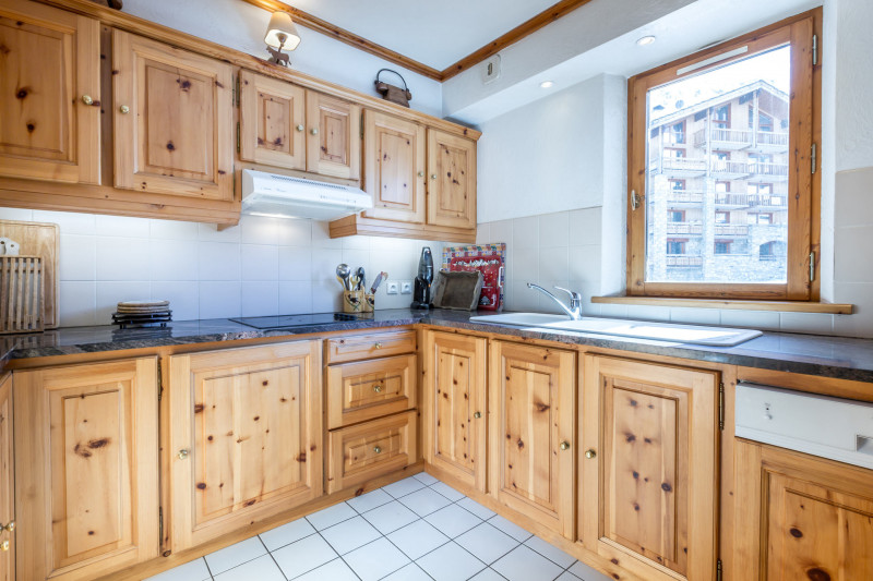 _lv_images__lot_0001390004_06_18223378