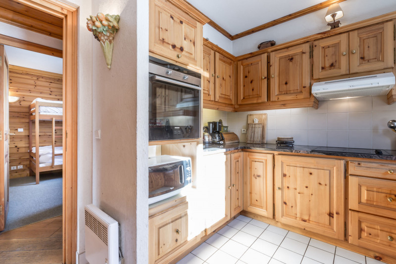 _lv_images__lot_0001390004_07_18430221