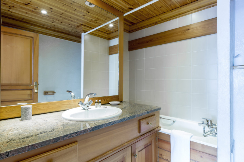 _lv_images__lot_0001390004_13_17939055