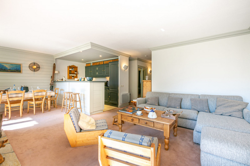 _lv_images__lot_0001420006_03_18557745