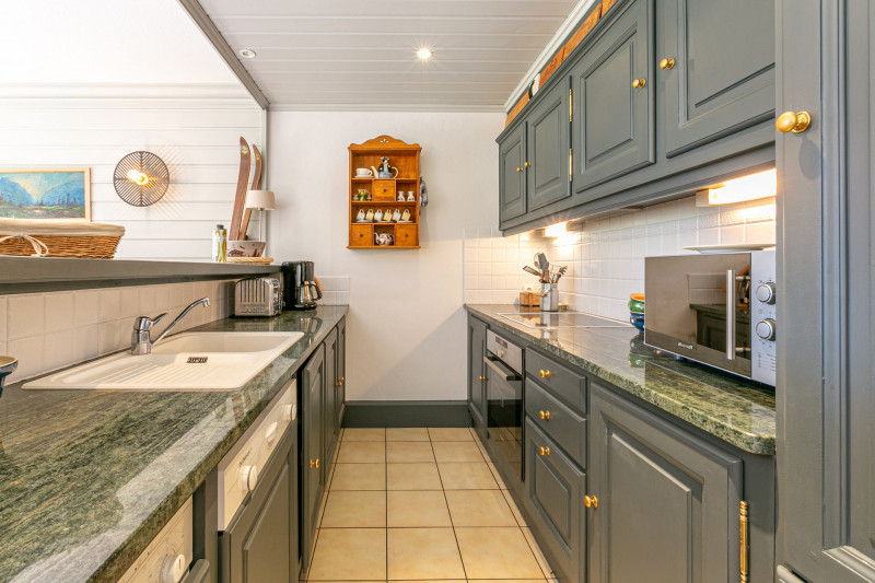 _lv_images__lot_0001420006_05_17410357