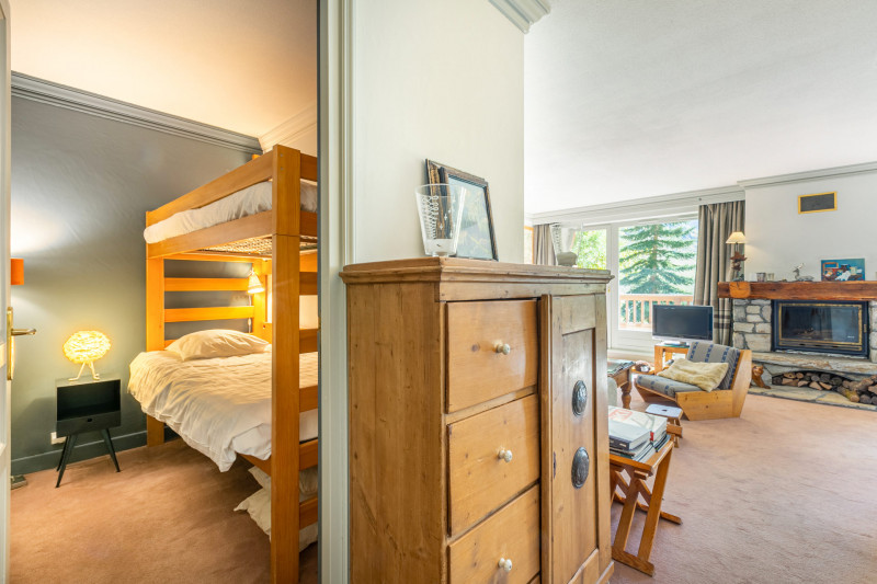 _lv_images__lot_0001420006_06_19344598