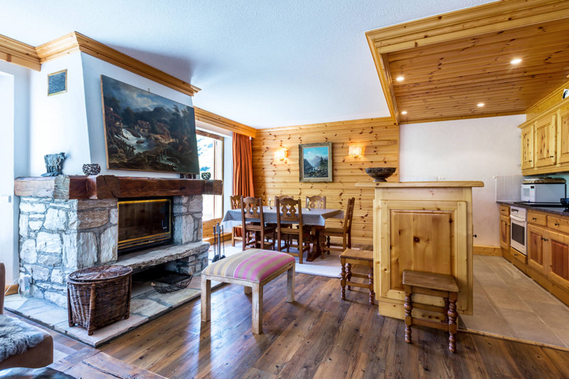 _lv_images__lot_0001420009_03_18004010