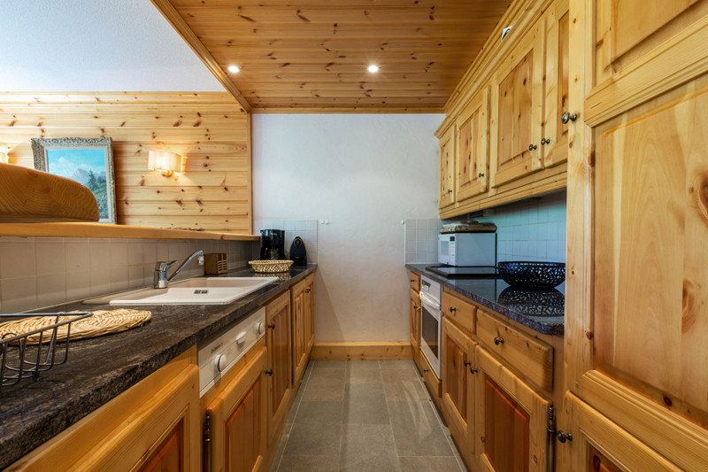 _lv_images__lot_0001420009_06_18181806