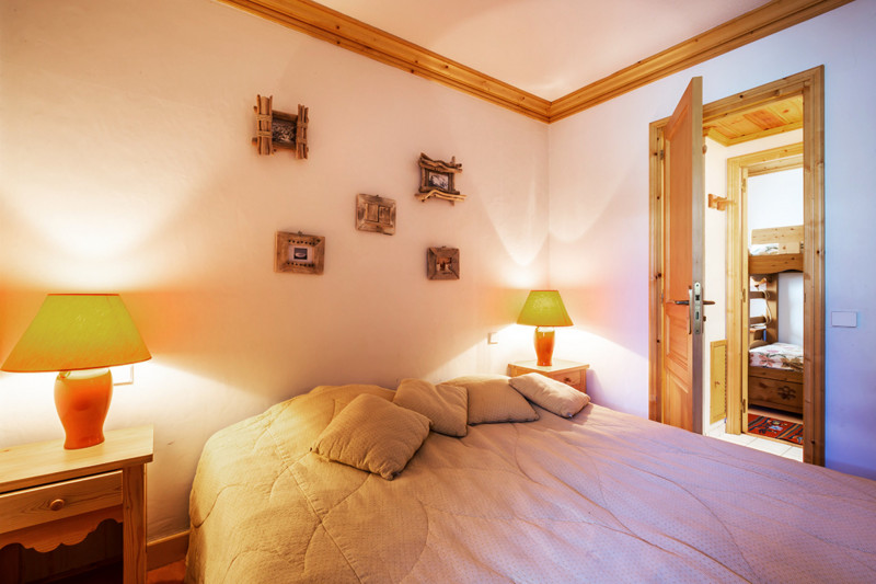 _lv_images__lot_0001420009_11_19472282
