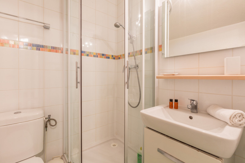 _lv_images__lot_0001540016_12_18306323