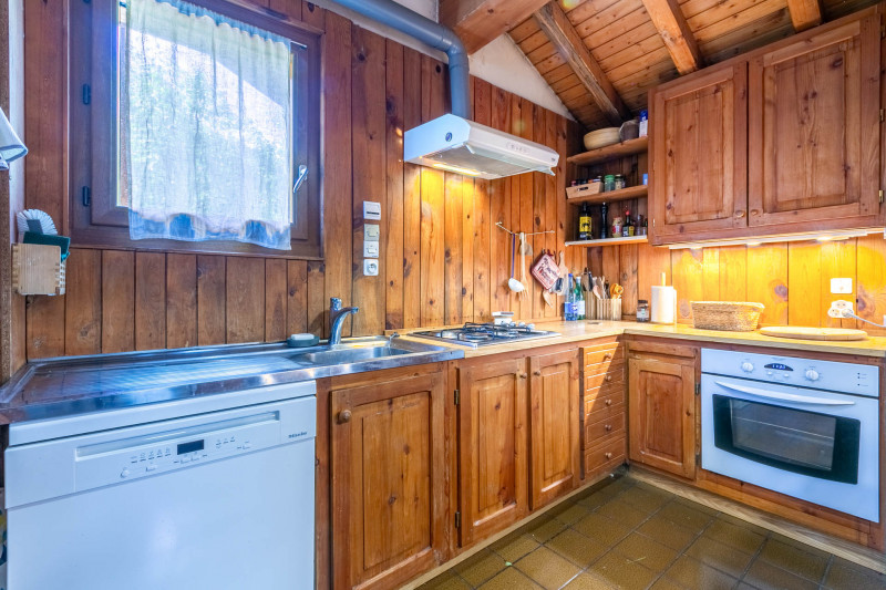 _lv_images__lot_0001560001_10_18303378