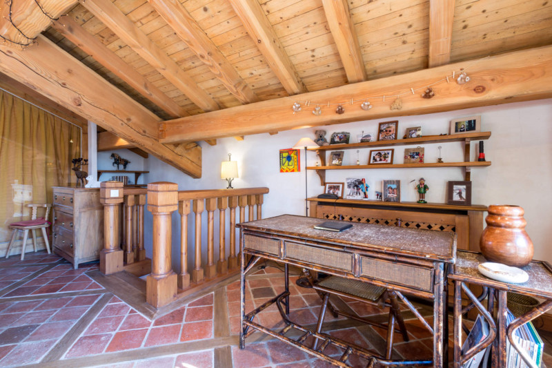 _lv_images__lot_0001600003_04_18065686