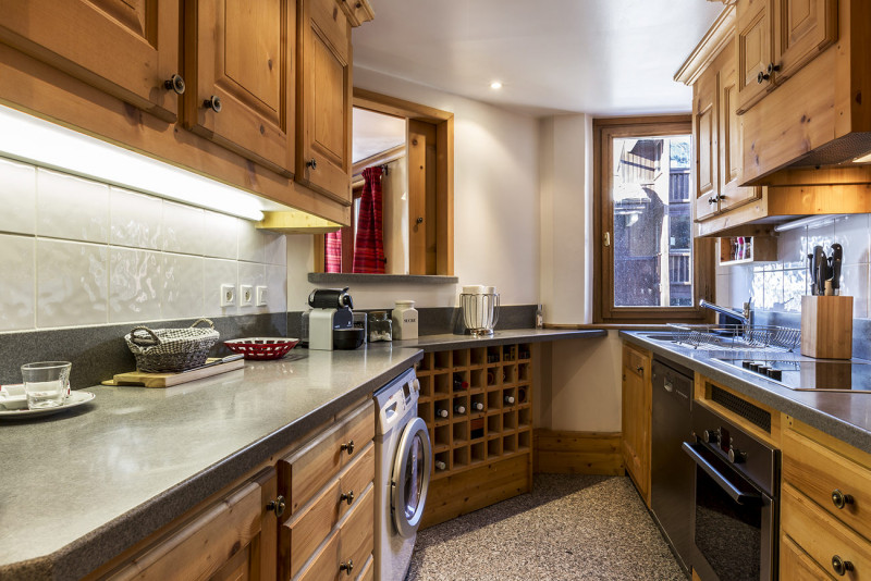 _lv_images__lot_0001610043_06_19353661