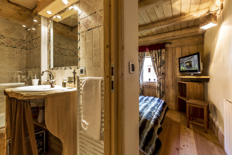 _lv_images__lot_0001690002_07_19344723 _lv_images__lot_0001690002_07_19344723