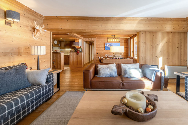 _lv_images__lot_0001830005_02_18135090