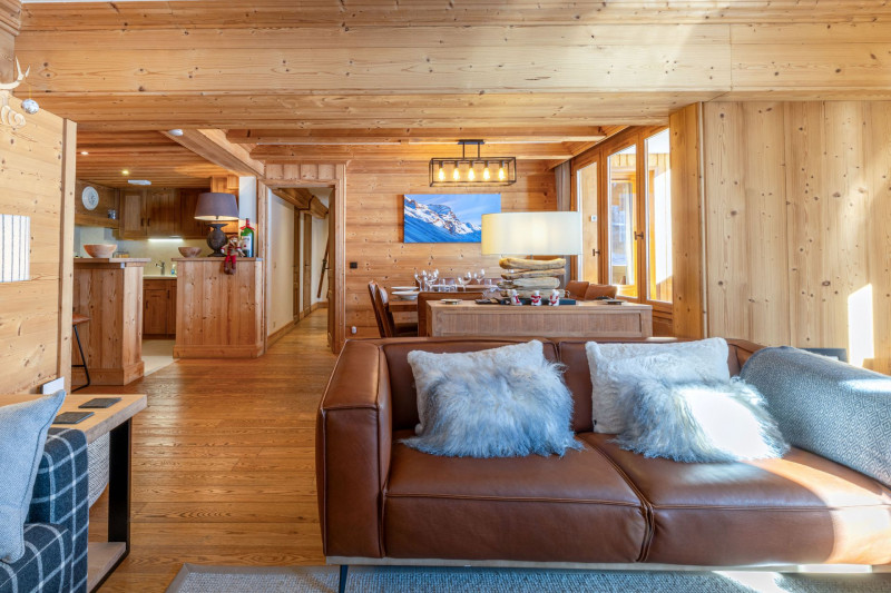 _lv_images__lot_0001830005_03_18170445