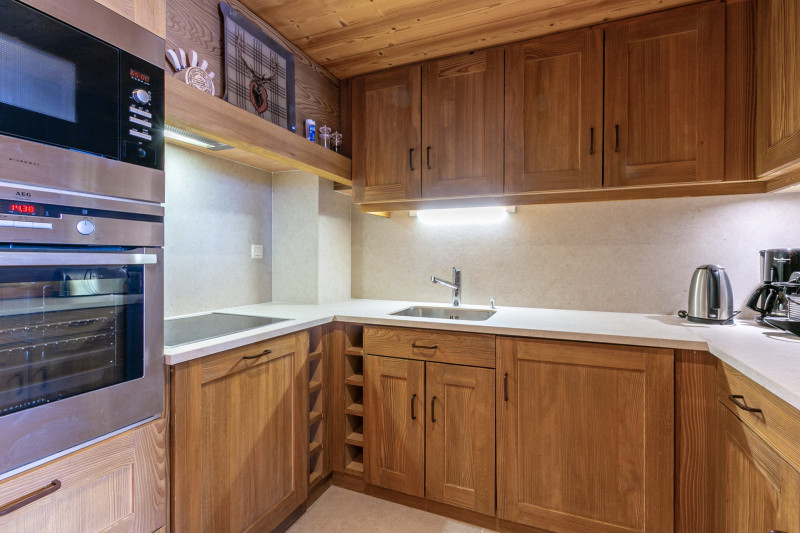 _lv_images__lot_0001830005_08_17364081