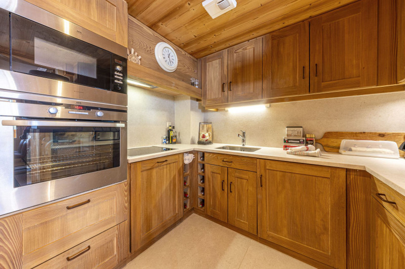 _lv_images__lot_0001830005_08_18135096