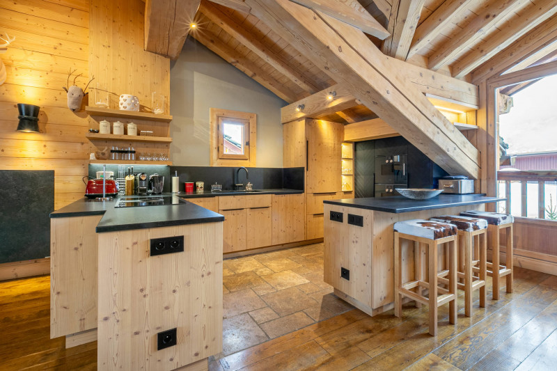 _lv_images__lot_0001840002_08_18516483