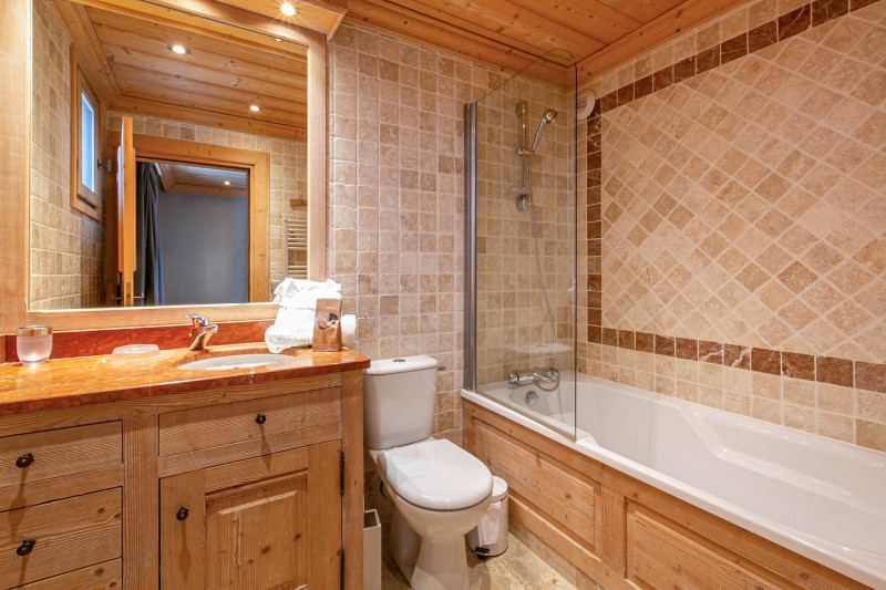 _lv_images__lot_0001840002_14_18179194