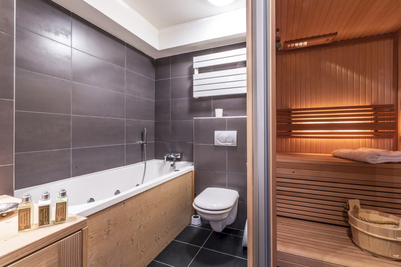 _lv_images__lot_0001920004_08_17940222