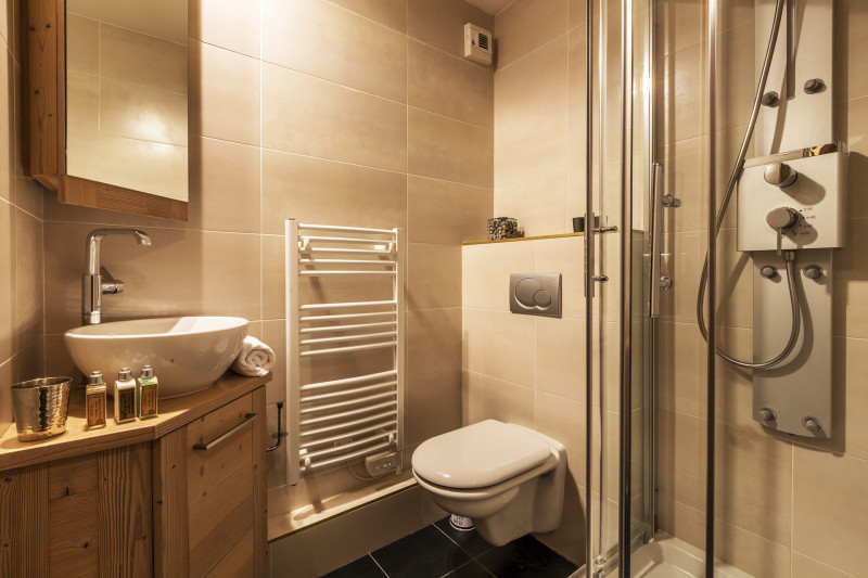 _lv_images__lot_0001920004_14_18517464