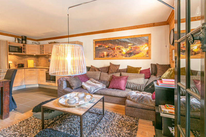 _lv_images__lot_0001920005_02_18558599