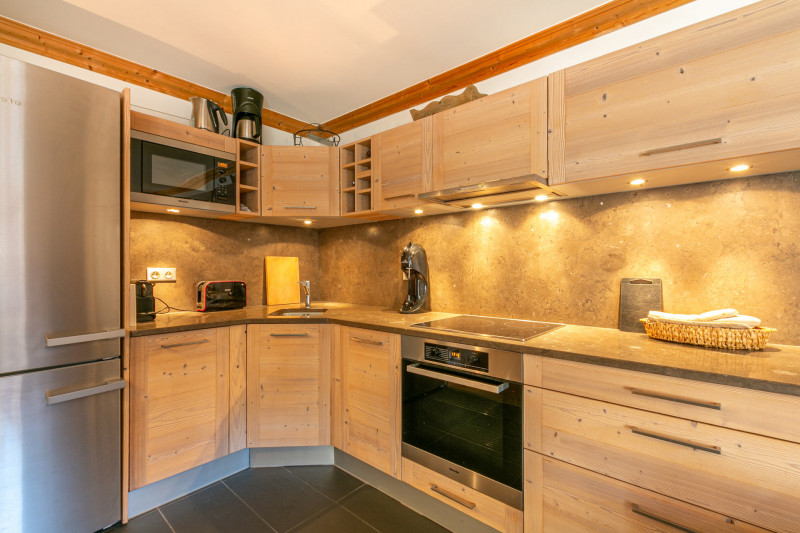 _lv_images__lot_0001920005_05_17758584