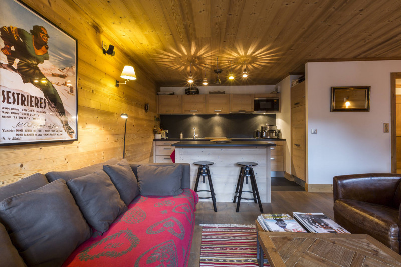 _lv_images__lot_0001920008_15_18418555