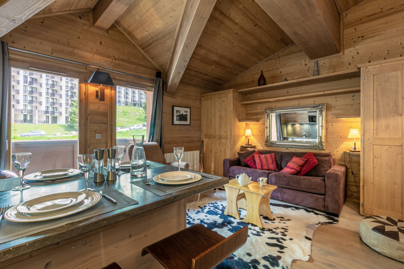 _lv_images__lot_0001920020_01_18085704