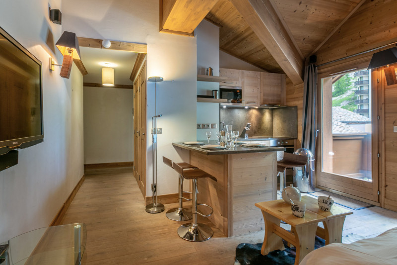 _lv_images__lot_0001920020_06_17411491