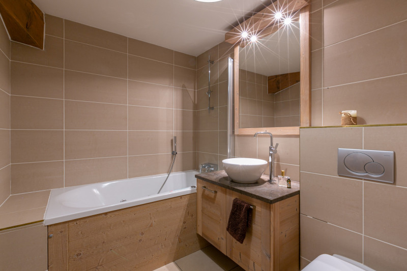 _lv_images__lot_0001920020_12_19338828 _lv_images__lot_0001920020_12_19338828