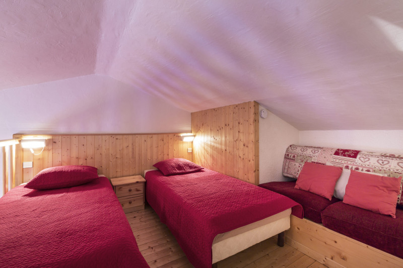 _lv_images__lot_0002060025_12_17786253 _lv_images__lot_0002060025_12_17786253