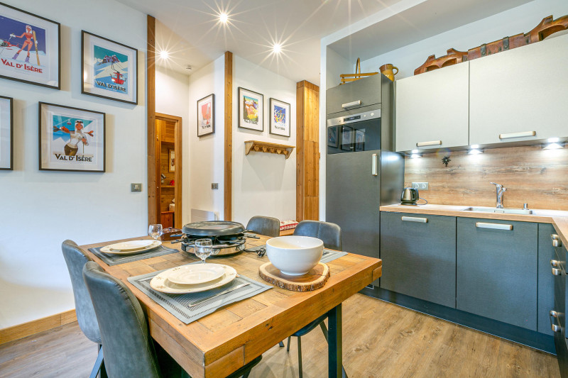 _lv_images__lot_0002080001_07_18306333