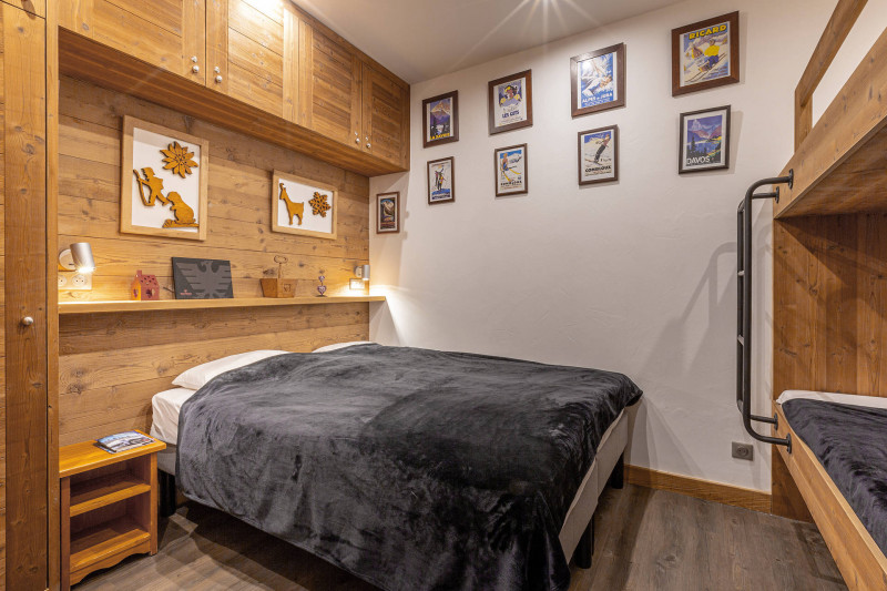 _lv_images__lot_0002080001_10_17410331 _lv_images__lot_0002080001_10_17410331