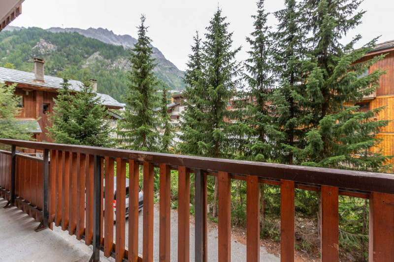 _lv_images__lot_0002080001_15_18557789