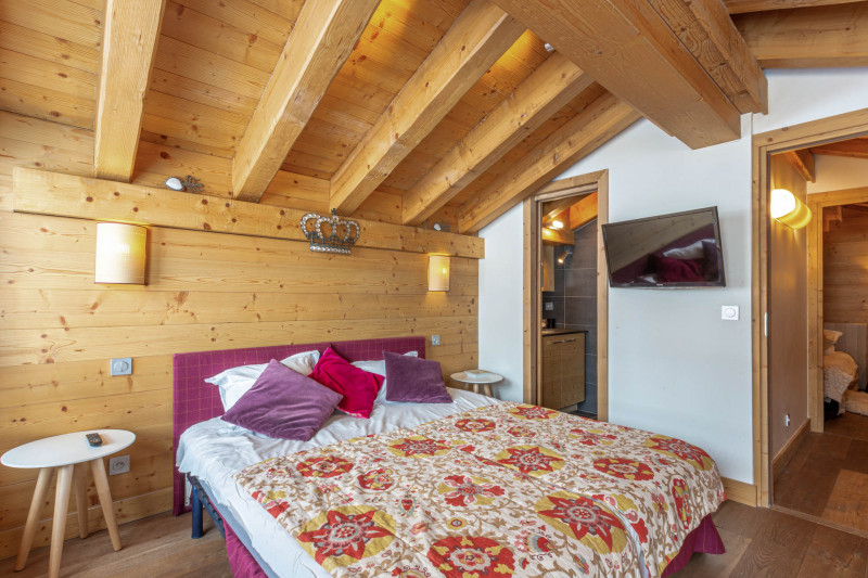 _lv_images__lot_0002200005_09_17759412