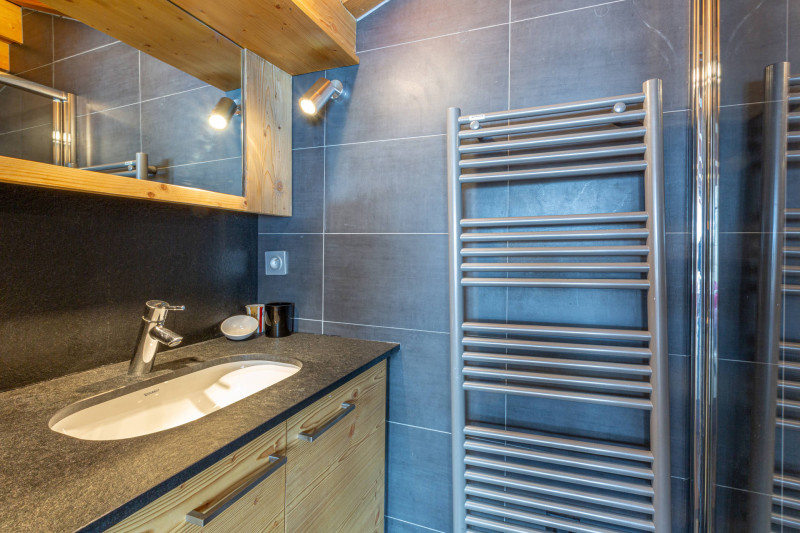 _lv_images__lot_0002200005_14_17400242 _lv_images__lot_0002200005_14_17400242