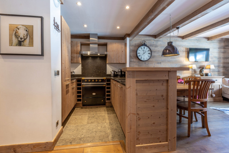 _lv_images__lot_0002340002_06_17832041