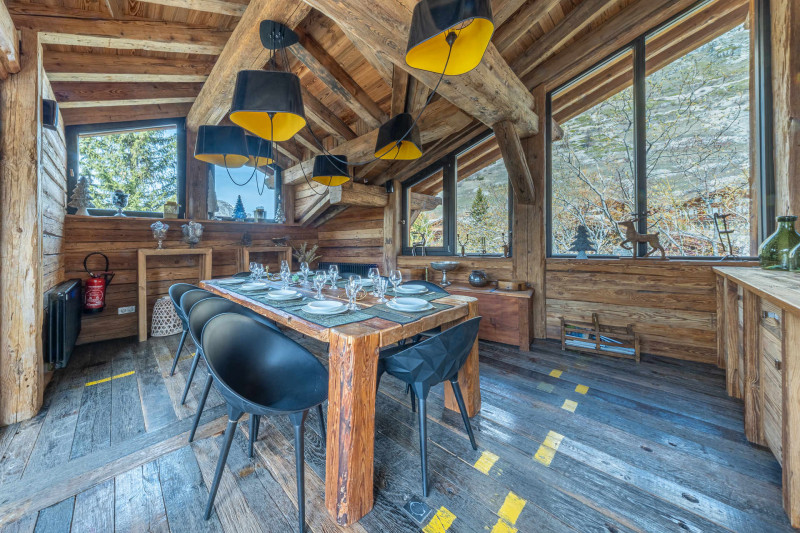 _lv_images__lot_0002340003_02_18555659