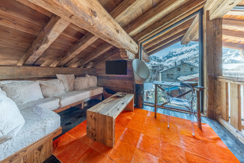 _lv_images__lot_0002340003_10_18555667