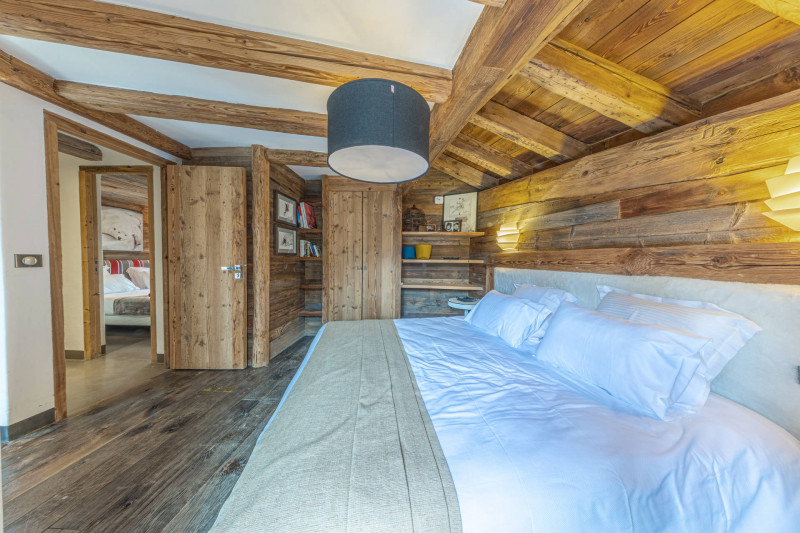 _lv_images__lot_0002340003_12_18555669