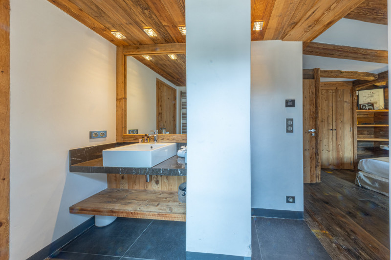 _lv_images__lot_0002340003_13_18555670