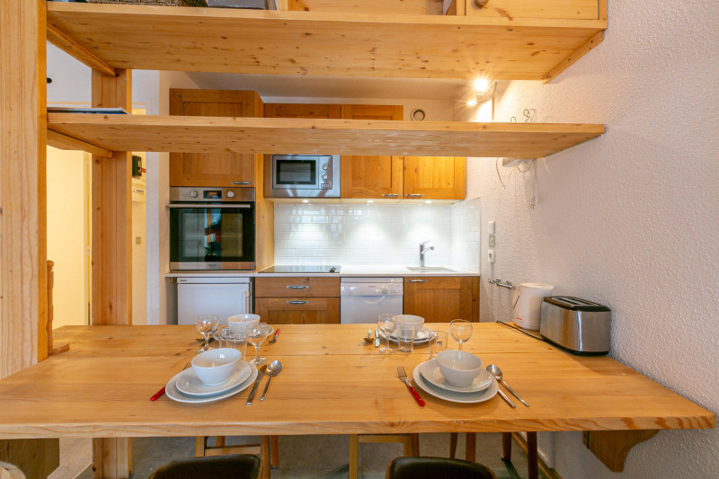 _lv_images__lot_0002340012_07_18520600