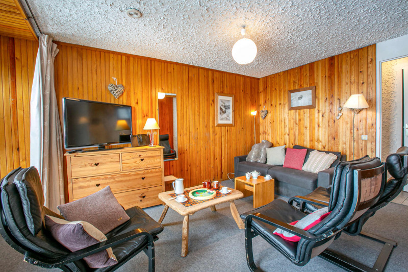 _lv_images__lot_0002340024_02_17398636