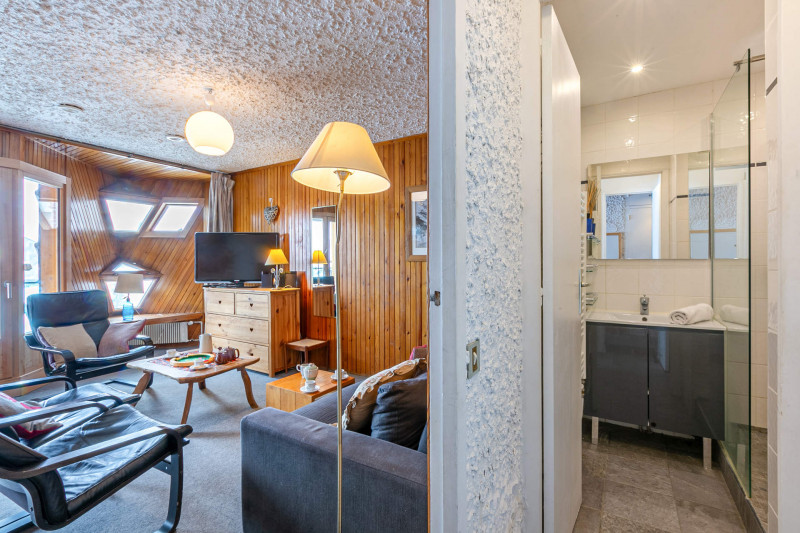 _lv_images__lot_0002340024_03_17415939 _lv_images__lot_0002340024_03_17415939