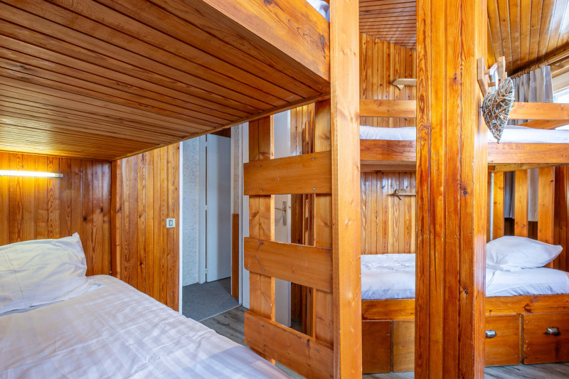 _lv_images__lot_0002340024_09_17364178 _lv_images__lot_0002340024_09_17364178