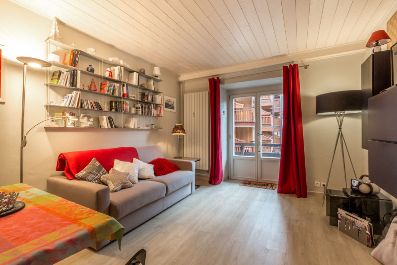 _lv_images__lot_0002340026_01_17420197