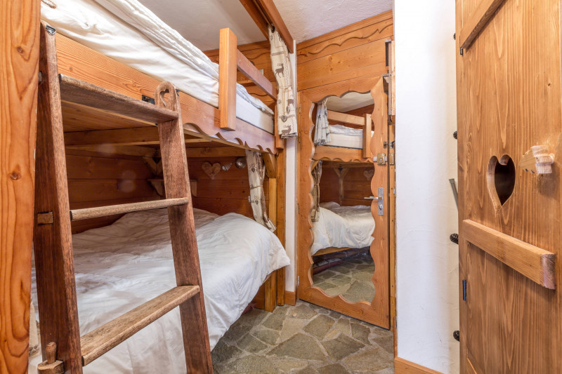 _lv_images__lot_0002340029_07_17829610