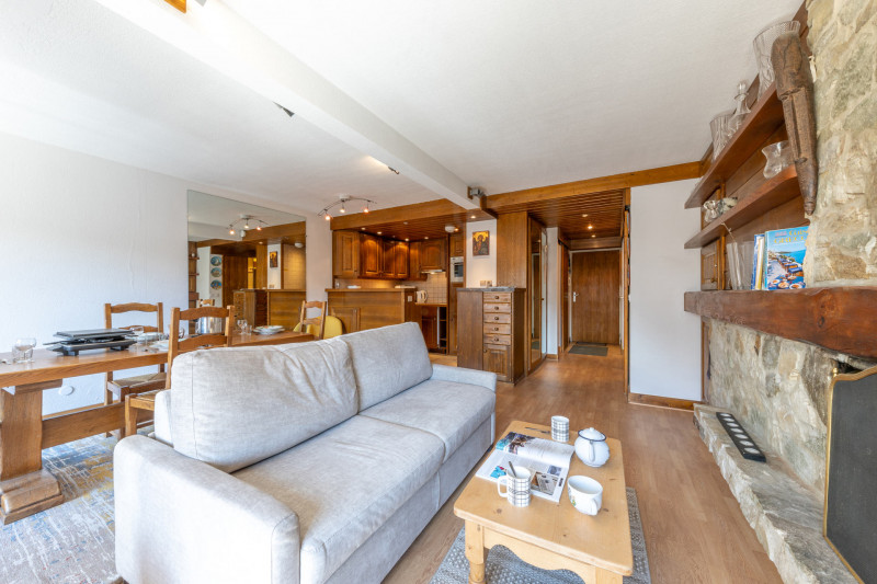 _lv_images__lot_0002340032_08_18449414