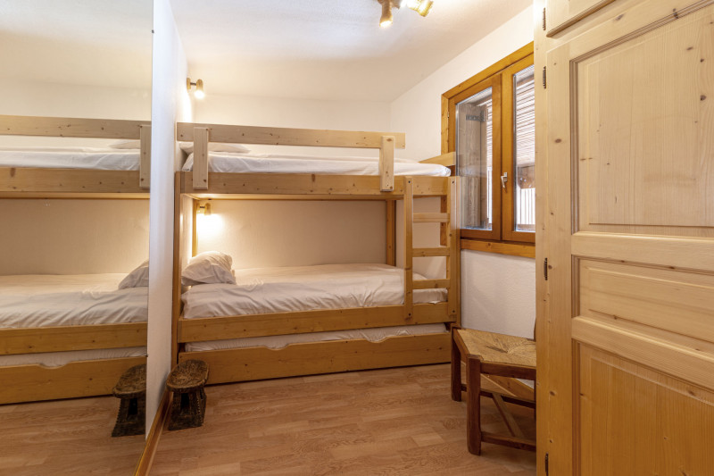 _lv_images__lot_0002340032_10_17300689