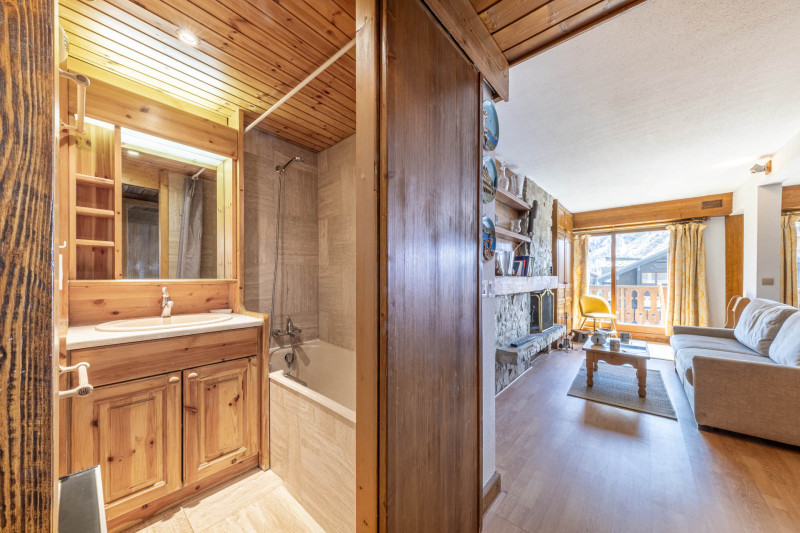 _lv_images__lot_0002340032_12_18467162