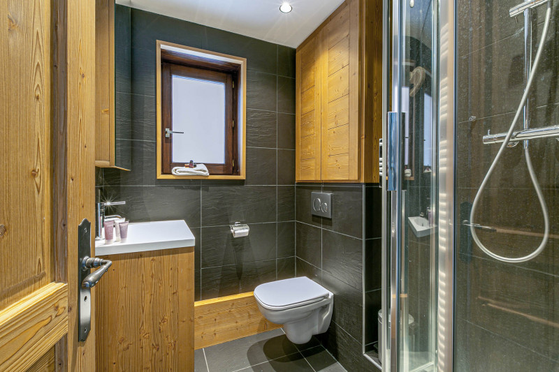 _lv_images__lot_0002340033_12_18433794